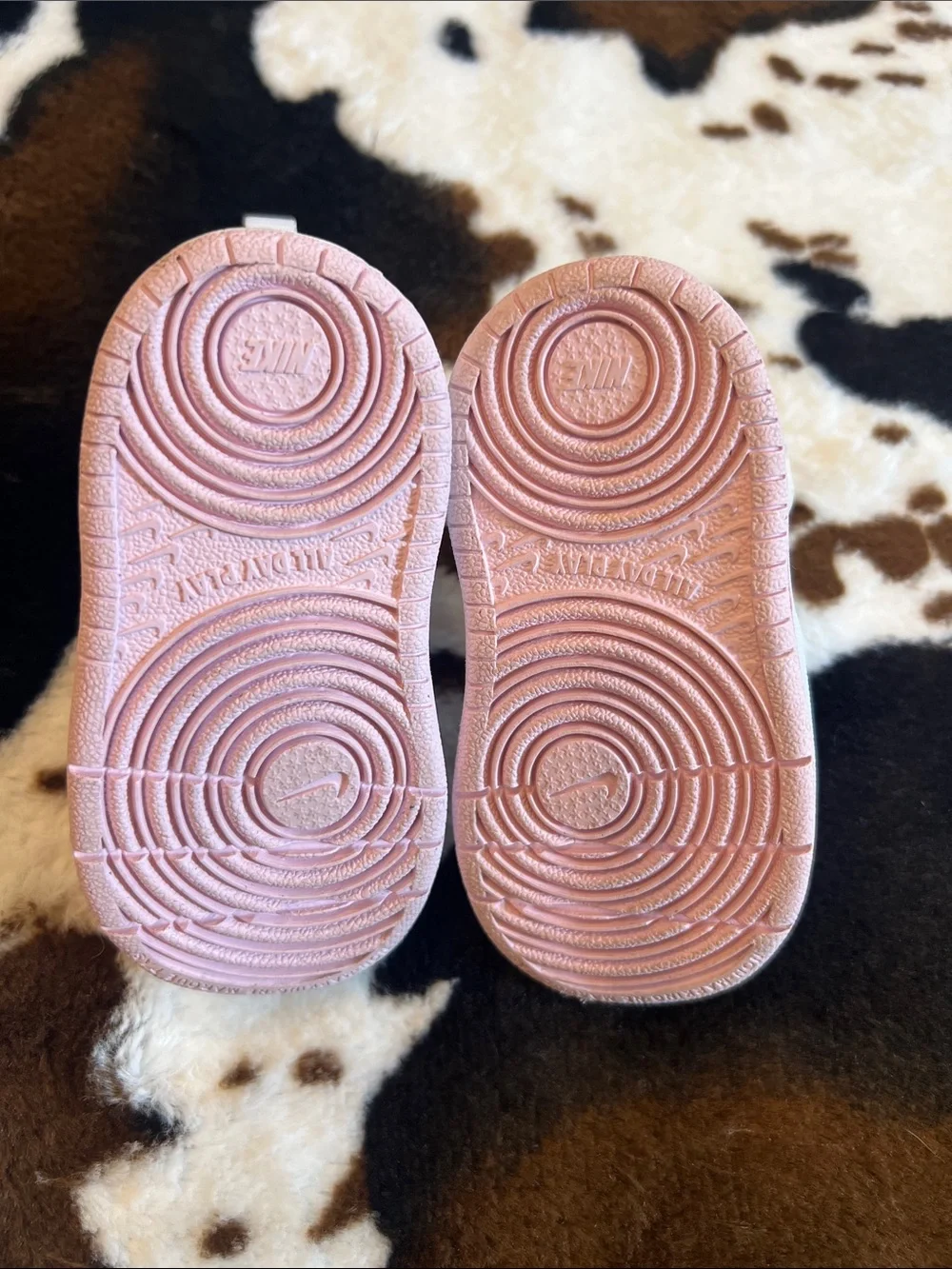 Nike Kids Pink and White Velcro Low-Top Sneakers